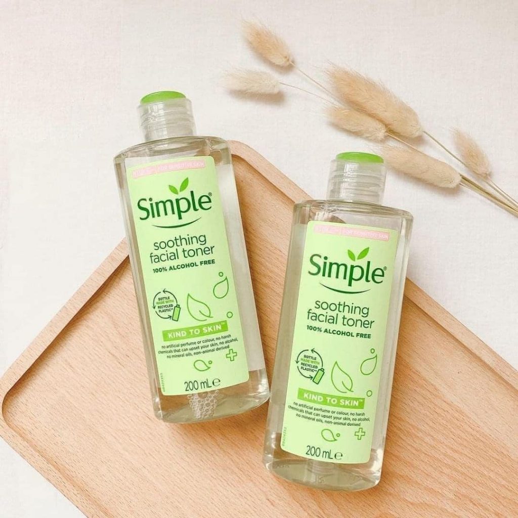 Review Simple Soothing Toner